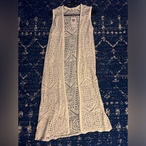 Chelsea & Theodore / Long Crocheted sleeveless Vest